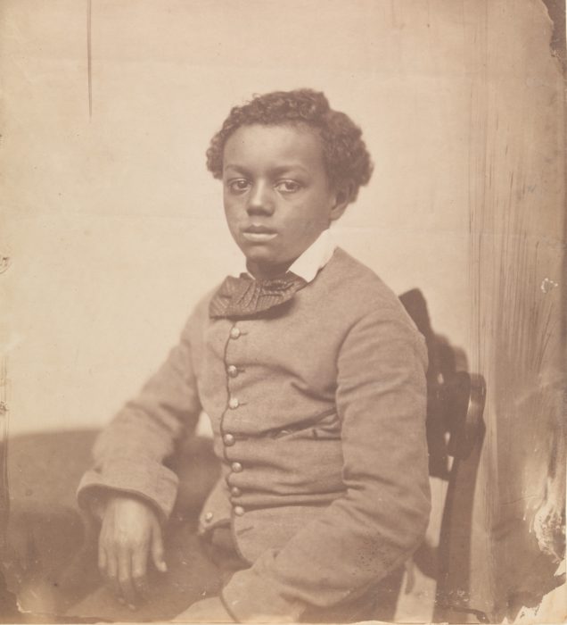 "Ritratto di un giovane", autore sconosciuto, 1850-60 - in apertura "Ragazzo di profilo e viso allo specchio", autore sconosciuto, 1850, Met Museum
